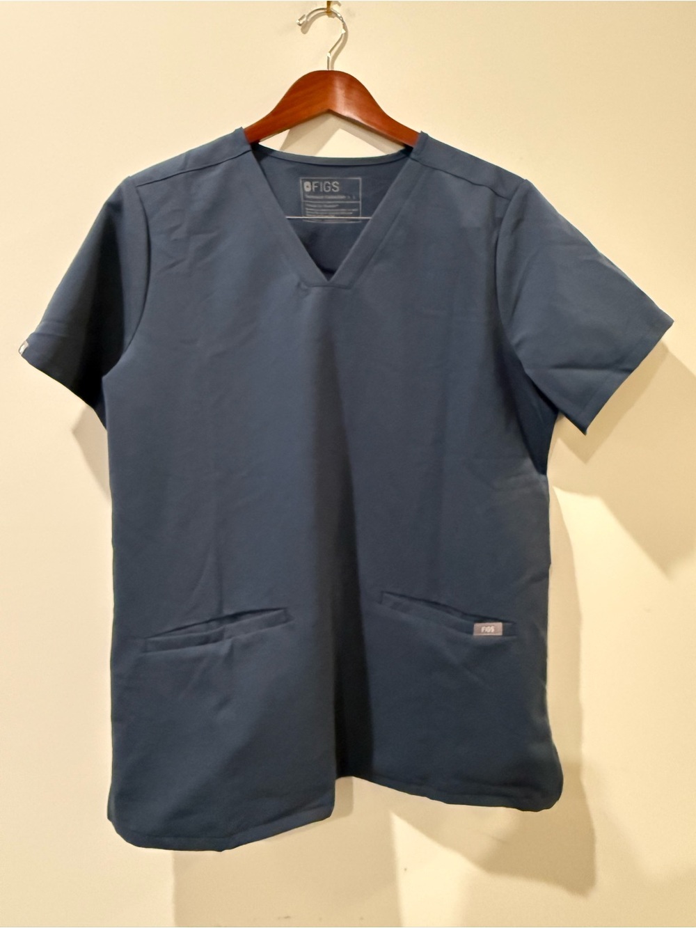 FIGS Night Sky Navy V-Neck Scrub Top Size L